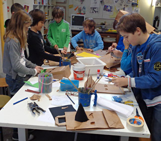 Kinderfeestje maskers maken kinderfeestjes kinderfeestjes kinderfeestje verjaardag schilderen knutselen wageningen ede Tilburg veenendaal rhenen renkum gelderland veluwe