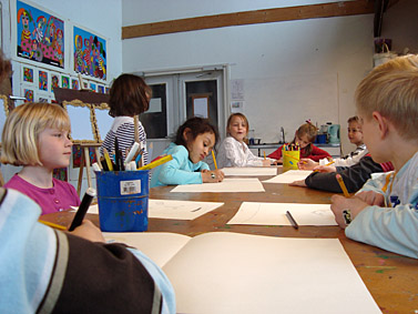 kinderfeestje zelfportre schilderen op het atelier van Twan de Vos in Wageningen