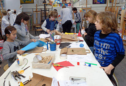 Kinderfeestje maskers maken kinderfeestjes kinderfeestjes kinderfeestje verjaardag schilderen knutselen wageningen ede Tilburg veenendaal rhenen renkum gelderland veluwe