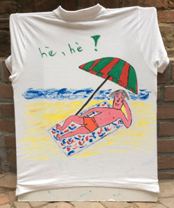 Schilderen op een T-shirt met Textielverf, kan in de wasmachine, op het strand